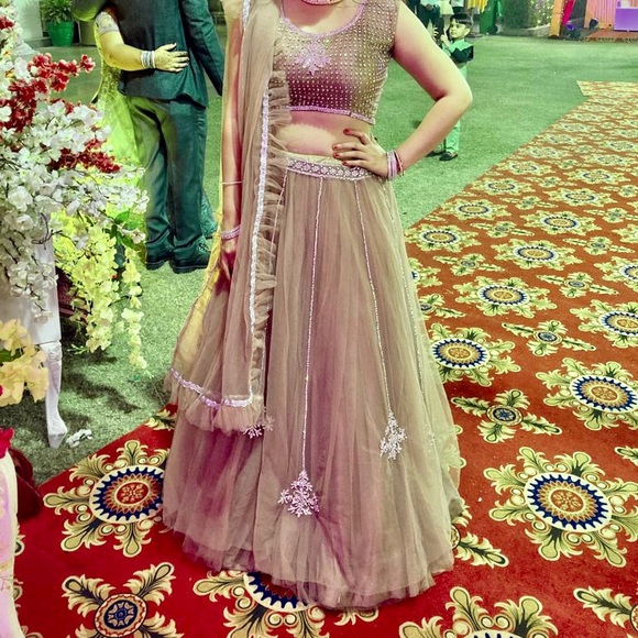 Heavy lehanga - Picture 1 of 2